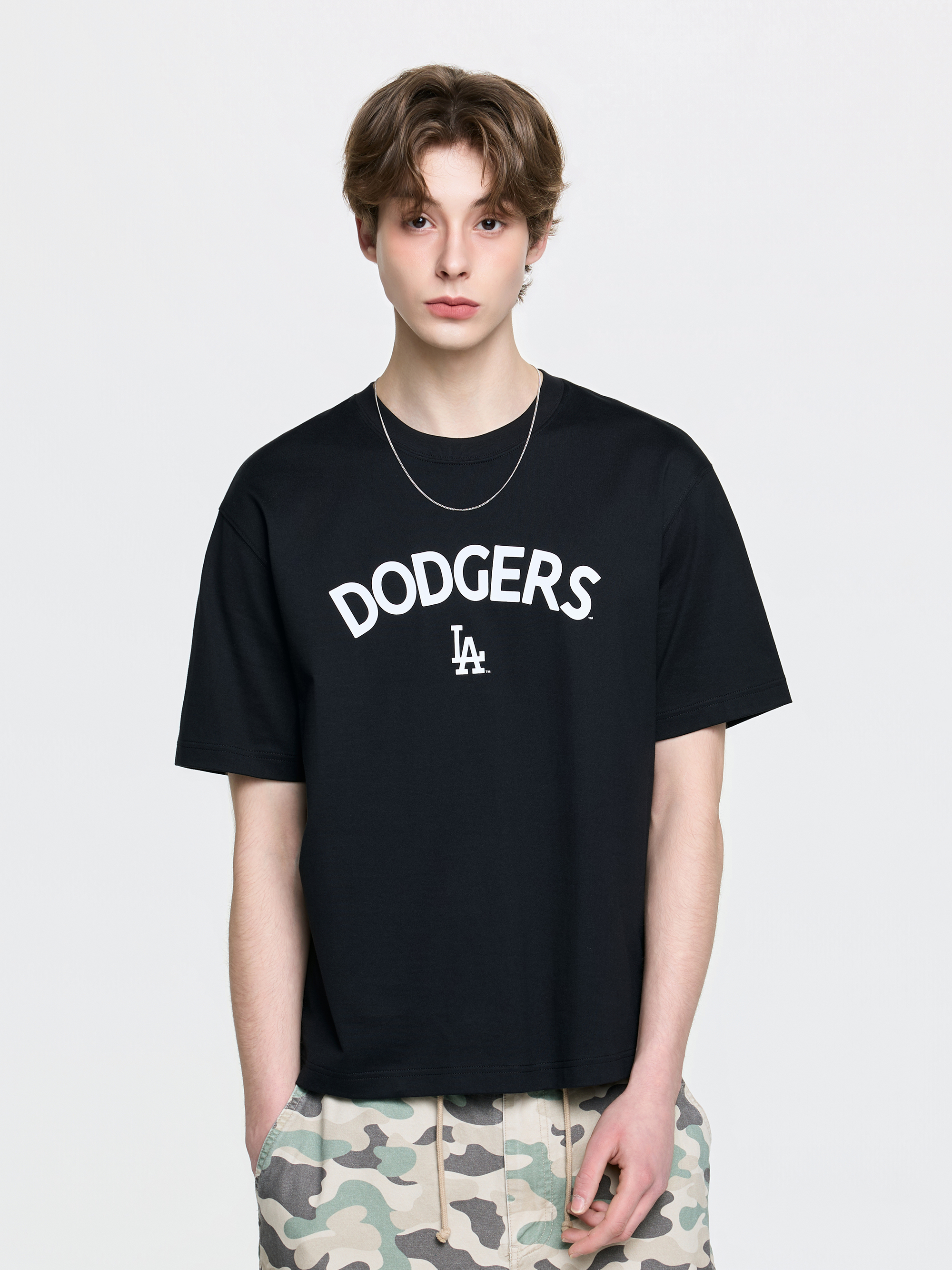 Áo Thun MLB LA Dodgers Lettering Logo Point Semi-Overfit Short-Sleeved Màu Đen - Ảnh chi tiết 8