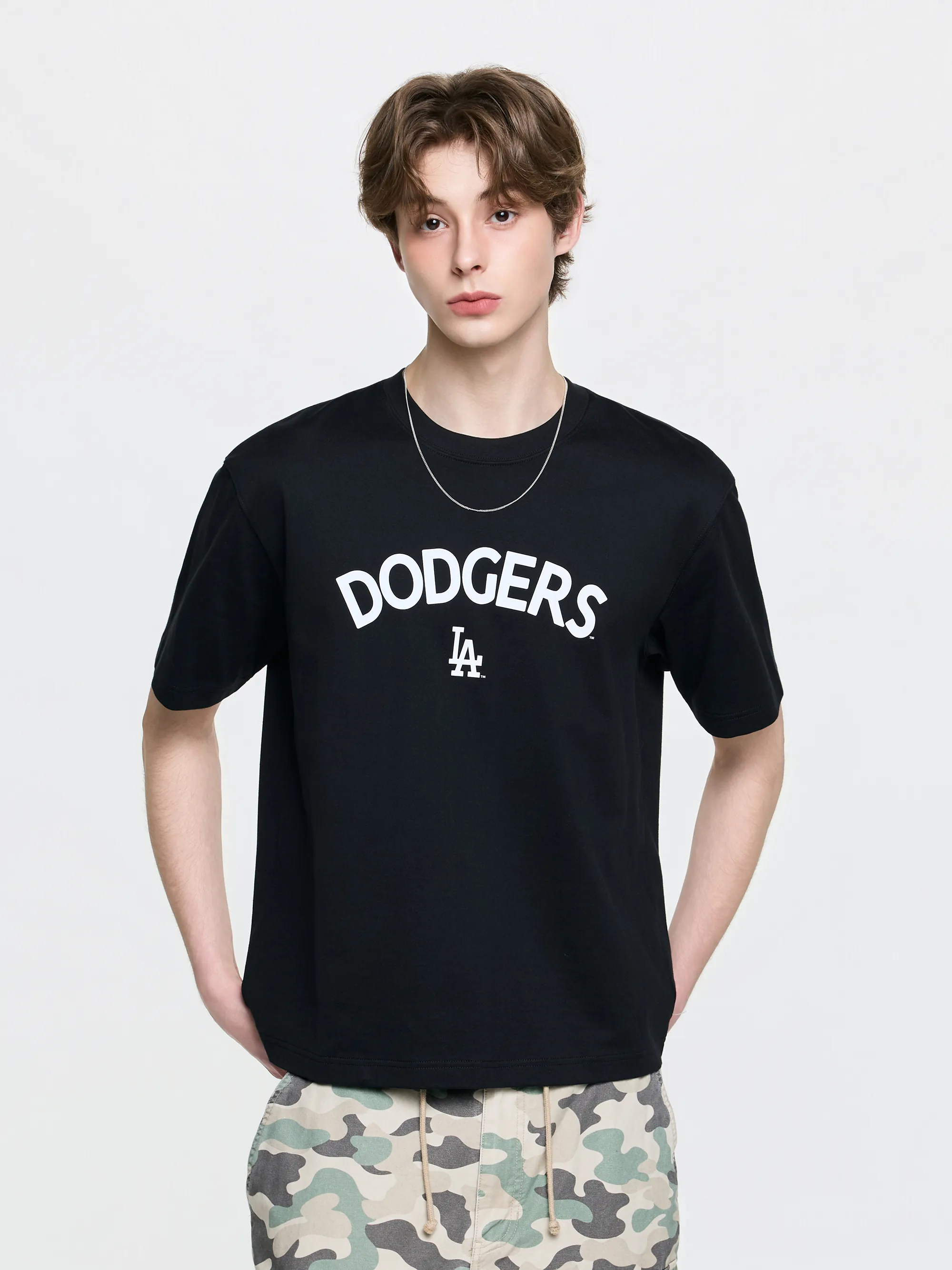 Áo Thun MLB LA Dodgers Lettering Logo Point Semi-Overfit Short-Sleeved Màu Đen - Ảnh chi tiết 10