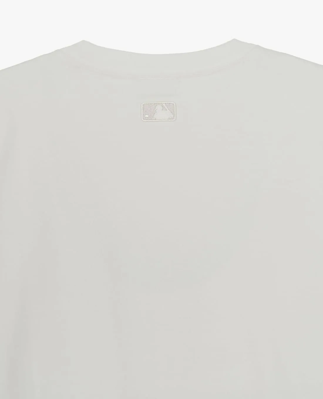 Áo Thun MLB New York Yankees Lettering Logo Point Semi-Overfit Short-Sleeved Màu Trắng - Ảnh chi tiết 3