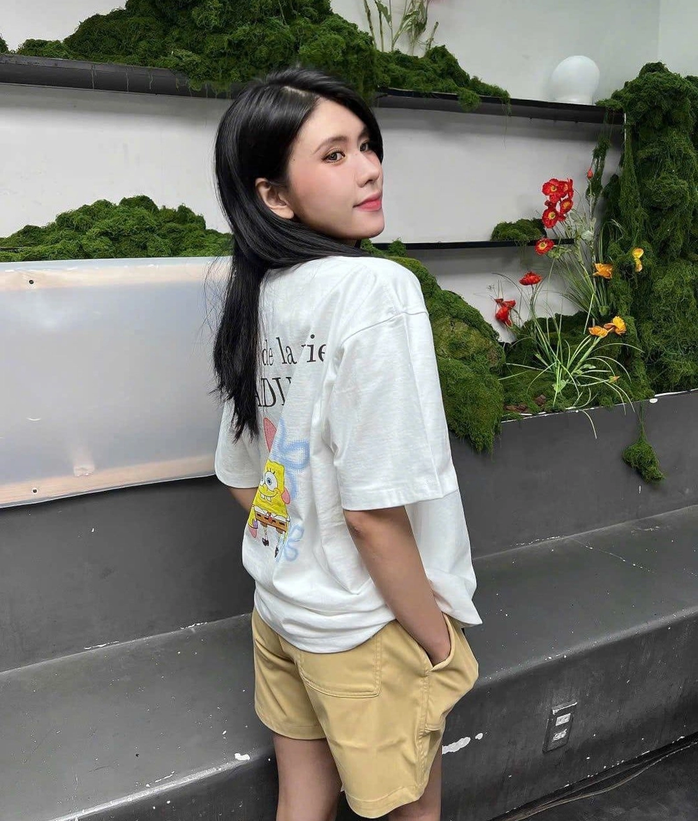 Áo Thun Unisex ADLV Acmé de la vie Seri Bọt Biển Spongebob Màu Trắng - góc khác