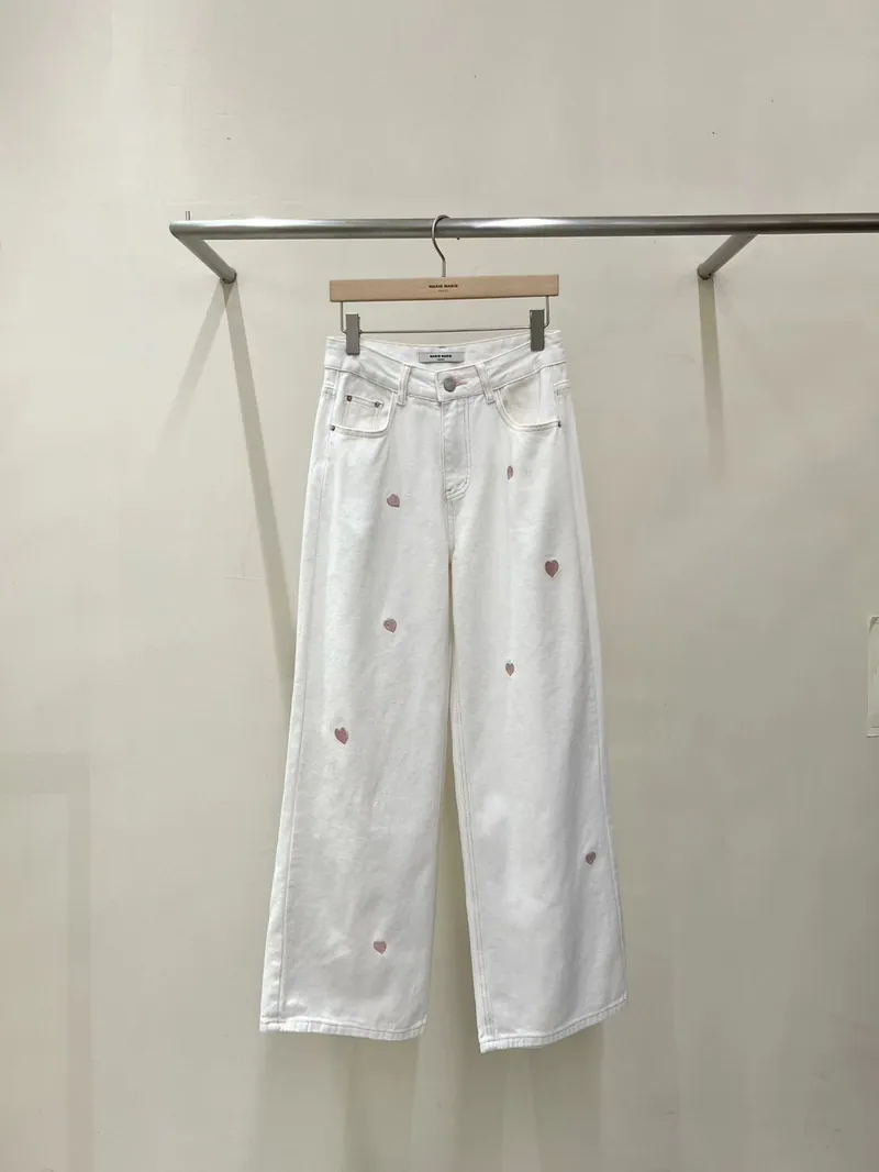 Quần Jeans Nữ Marie-Marie Thêu Hình Trái Tim - Dáng Golden Slim - Ảnh chi tiết 3