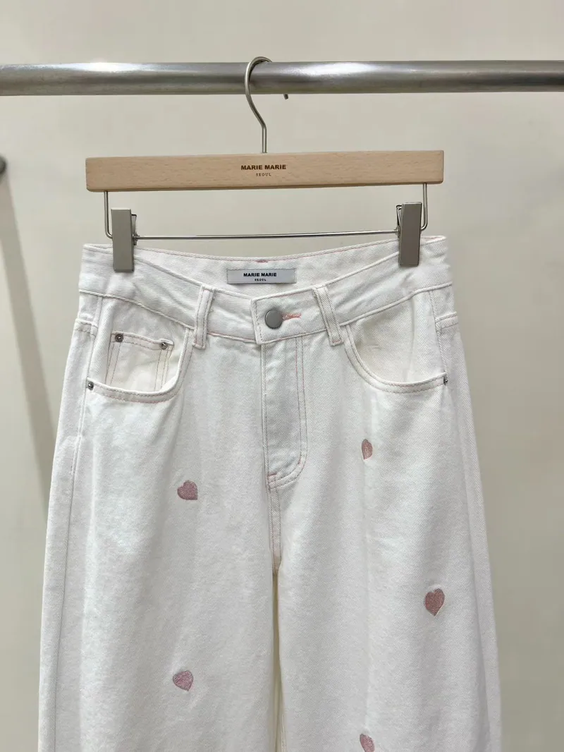Quần Jeans Nữ Marie-Marie Thêu Hình Trái Tim - Dáng Golden Slim - Ảnh chi tiết 4